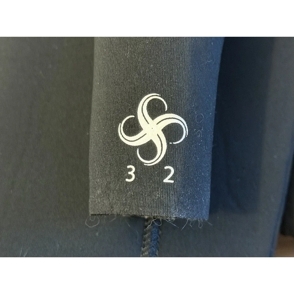Sisstrevolution Youth Full 3 2 Wetsuit Black & Pink Size 8